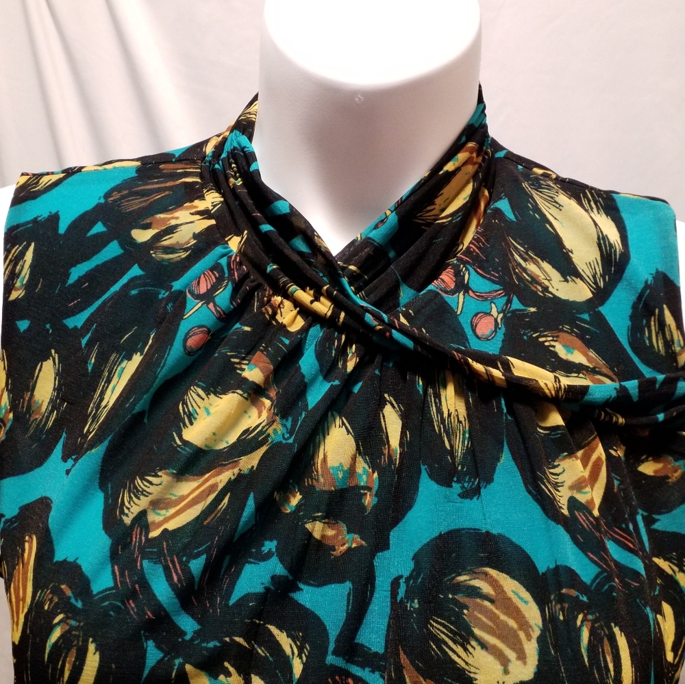 Multicolor cowl neck tee